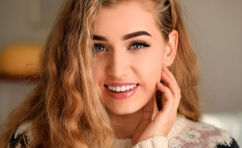 Pros and Cons of Porcelain Veneers